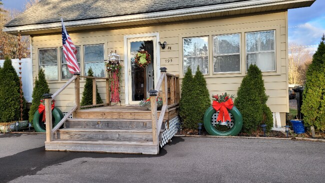 Building Photo - 795 Orion Rd