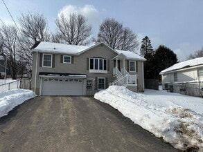 Building Photo - 39 Lawn Ave