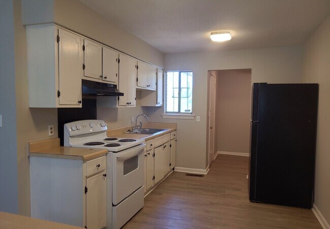 Building Photo - 2 bed 1 bath in Brainerd - $500 off move i...