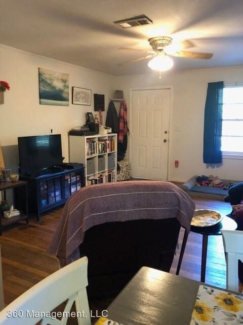 Building Photo - 3 br, 1 bath House - 531 N. Ross Street