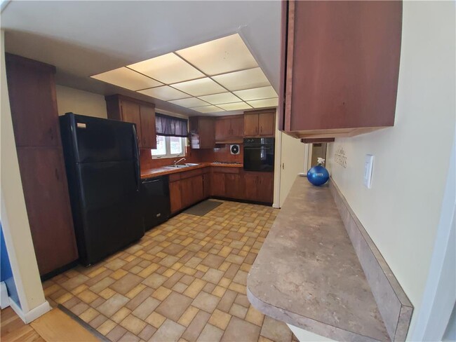 Building Photo - 1504 Ridgeview Dr