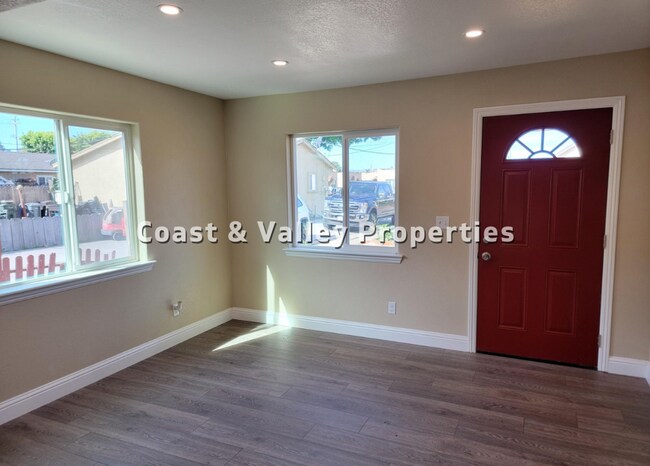 Building Photo - FOR RENT: 2BD/1BA HOUSE