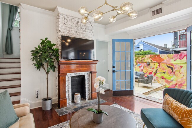 Foto del edificio - 3118 Burgundy St