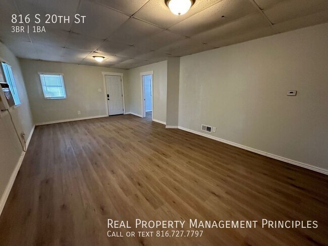 Foto del edificio - Completely renovated, 3 Bedroom, 1 House!!