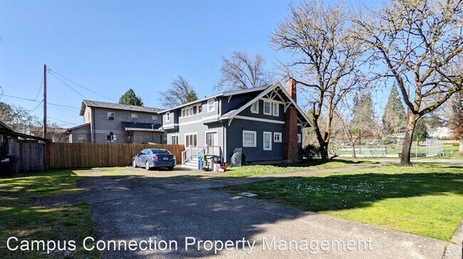 Building Photo - 5 br, 2 bath House - 2420 University