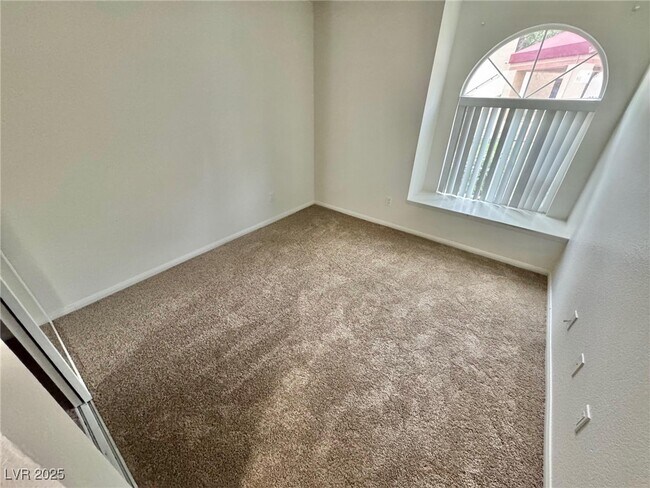 Foto del edificio - 9325 W Desert Inn Rd