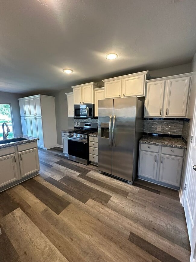 Foto del edificio - 3 Weeks Rent FREE! Modern 3 Bed 2.5 Bath T...