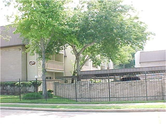 Foto del edificio - 8433 Hearth Dr