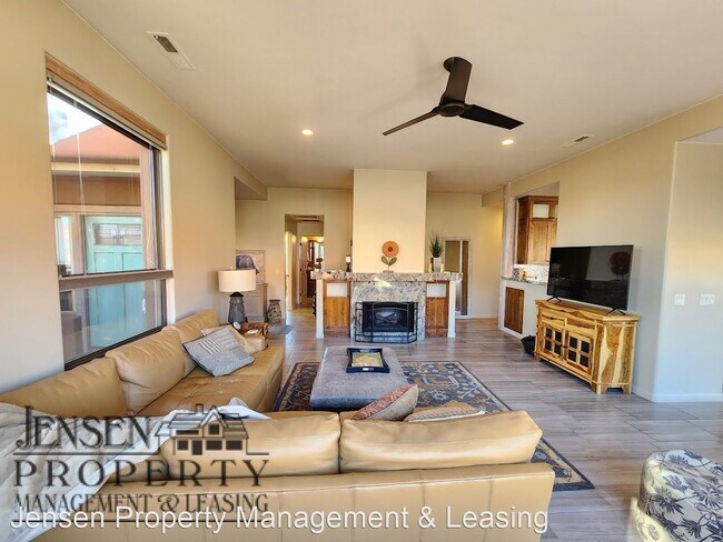 Foto del edificio - 3 br, 3 bath House - 1077 North Buffalo CT