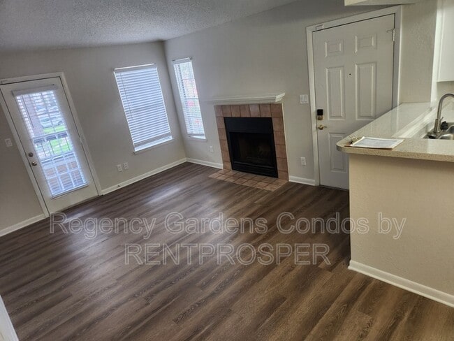 Building Photo - 5530 Chrishire Way