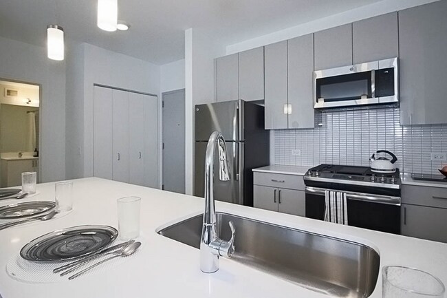 Foto del edificio - 1333 W Madison St