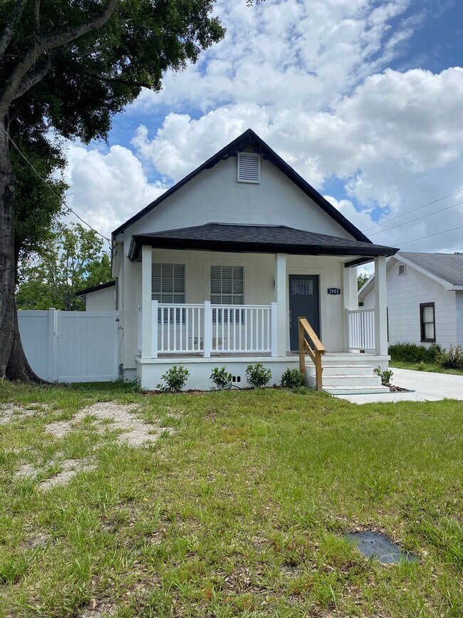 Building Photo - 3 br, 1 bath House - 2903 W IVY STREET