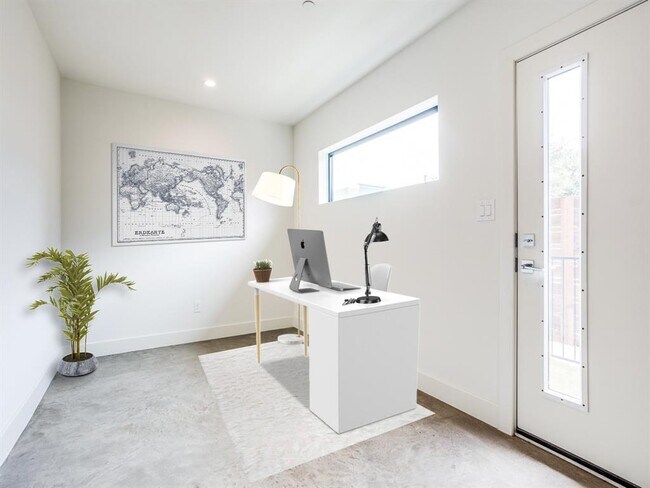 Foto del edificio - 2117 N Garrett Ave