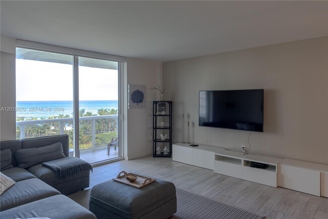 Foto del edificio - 10275 Collins Ave