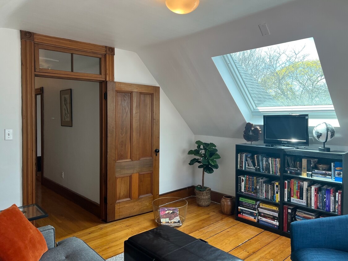 Primary Photo - 83 Orchard St