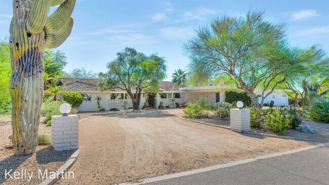 Foto del edificio - 4 br, 3.5 bath House - 5741 N. 38th Pl