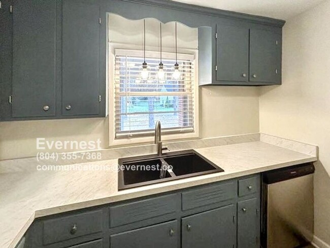 Foto del edificio - 7608 Cherokee Rd