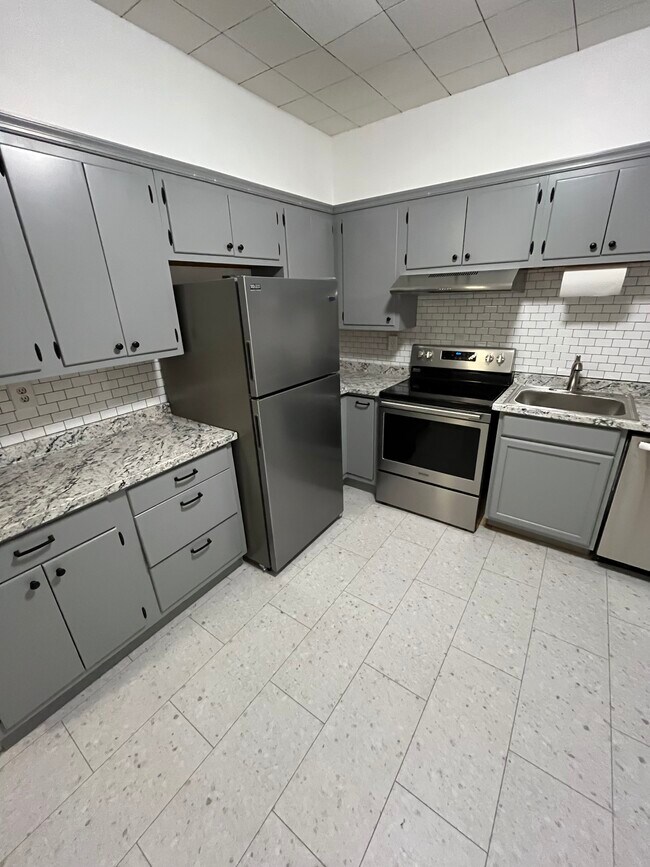 Building Photo - 260 N Enola Dr