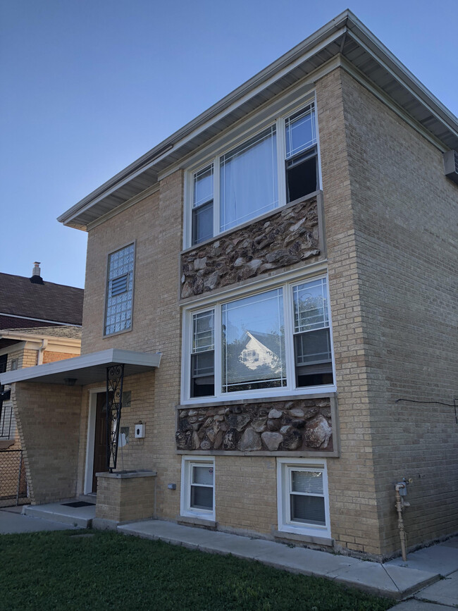 Building Photo - 2952 N Dawson Ave