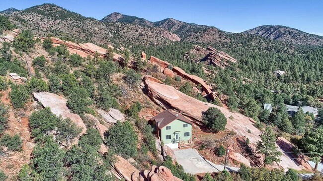 Foto del edificio - Beautiful 3 Bed Home Perched on a Mountain Side!!