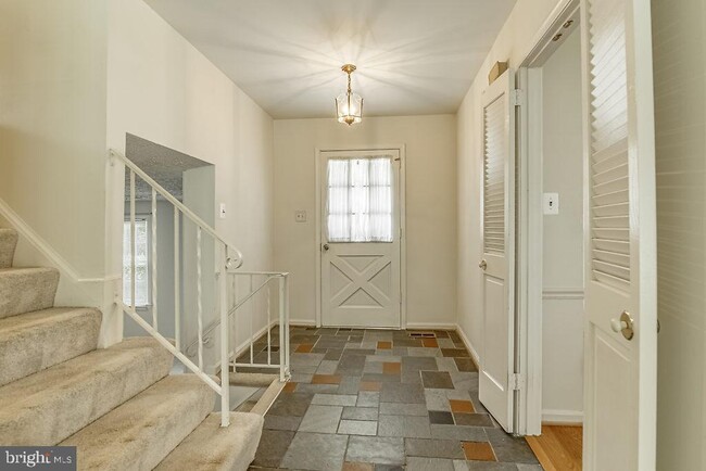 Foto del edificio - 8815 Linton Ln
