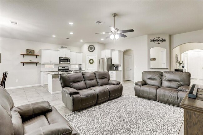 Building Photo - 16433 Pienza Dr