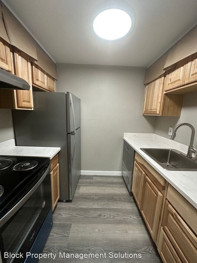 Building Photo - 1 br, 1 bath House - 519 Burnett Ave S # 1