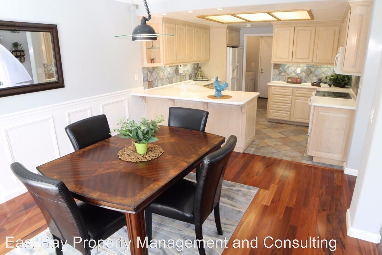 Primary Photo - 3 br, 2.5 bath House - 39061 Applegate Ter...