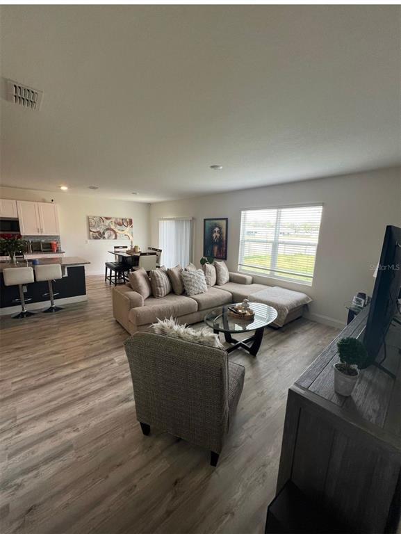 Foto del edificio - 3340 Perennial Ln