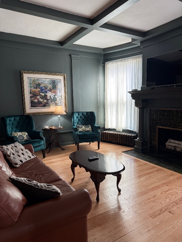 Building Photo - 701 N Lincoln St