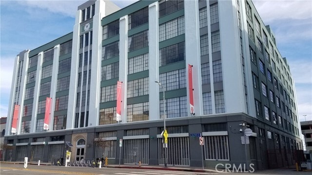 Foto principal - 420 S San Pedro St