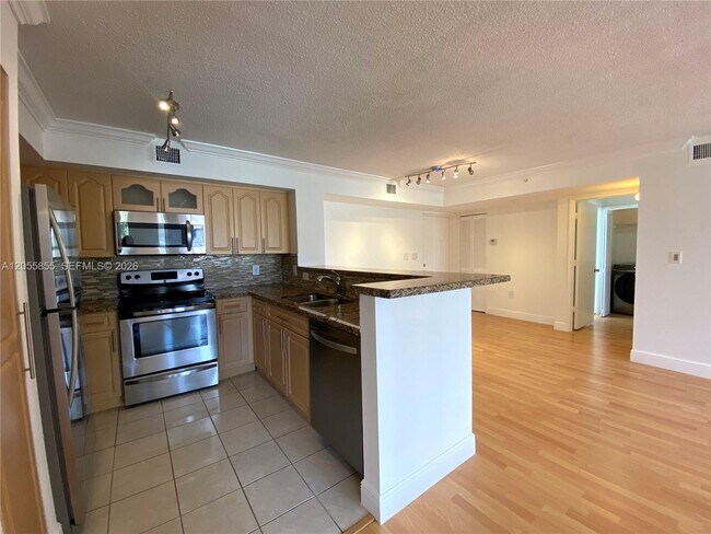 Foto del edificio - 4560 NW 107th Ave
