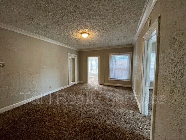 Building Photo - 3510 E Fall Creek Parkway North Dr