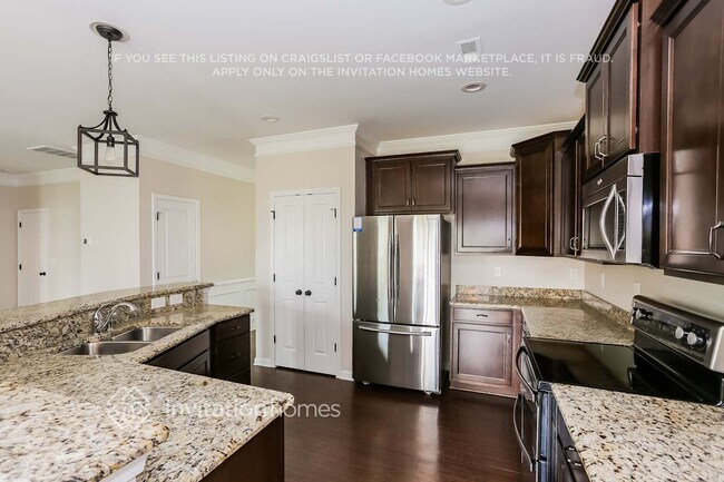 Foto del edificio - 247 Elrosa Rd