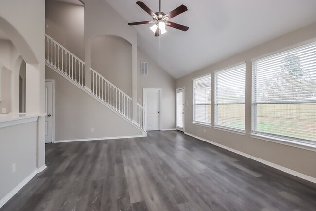 Building Photo - 2826 Fern Hill Dr