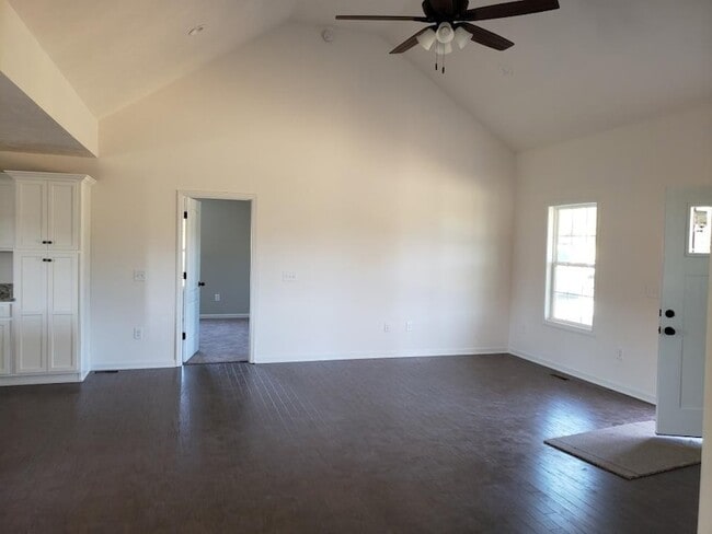 Building Photo - 1627 Old Lake Rd