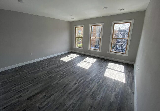 Building Photo - 108 Bostwick Ave