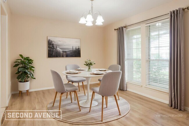 Foto del edificio - 21930 Golden Cedar Dr