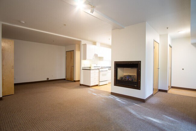 Foto del edificio - Spacious & Bright Modern Studio w/Fireplac...