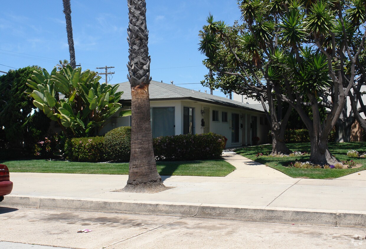 Foto del edificio - 902-916 Thomas Ave