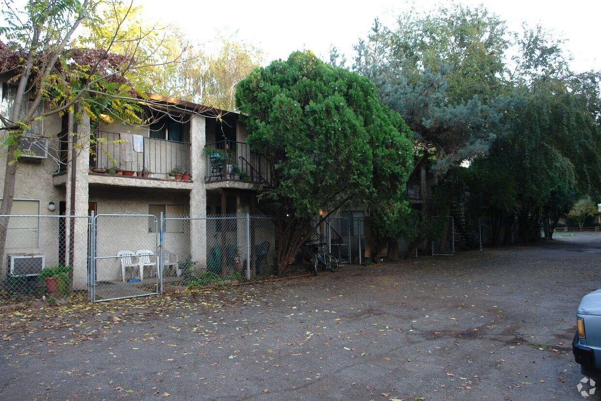 Building Photo - 1276 Stewart Ave