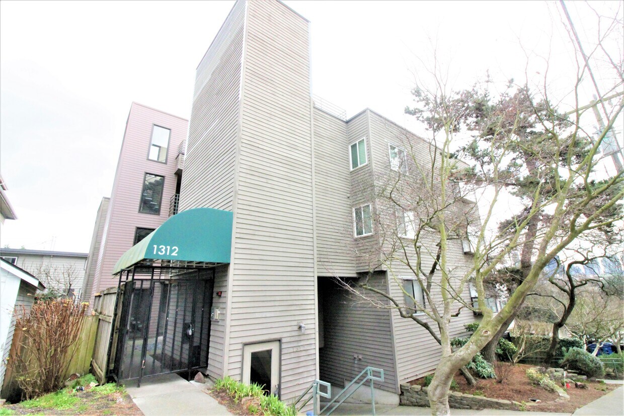 Primary Photo - 1312 6th Ave N