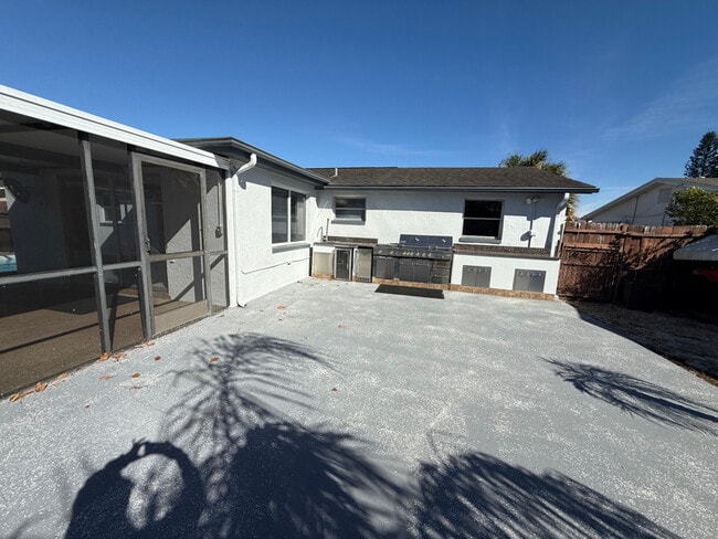 Foto del edificio - 9105 Sterling Ln