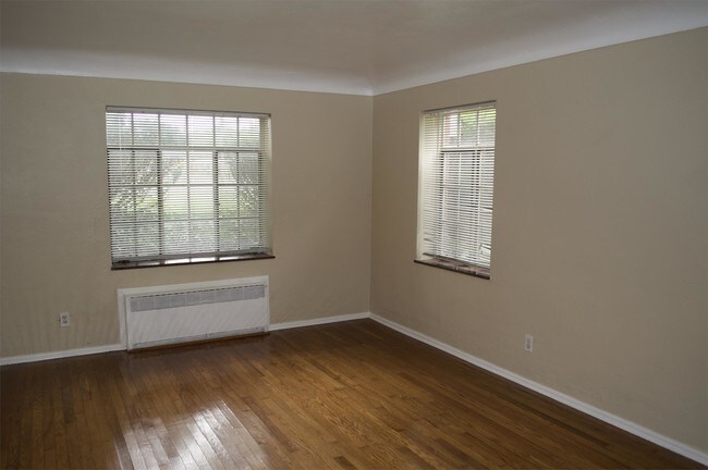 Foto del edificio - 2255 Sherwood Ave