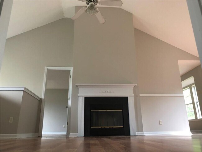 Building Photo - 6923 Cave Springs Rd