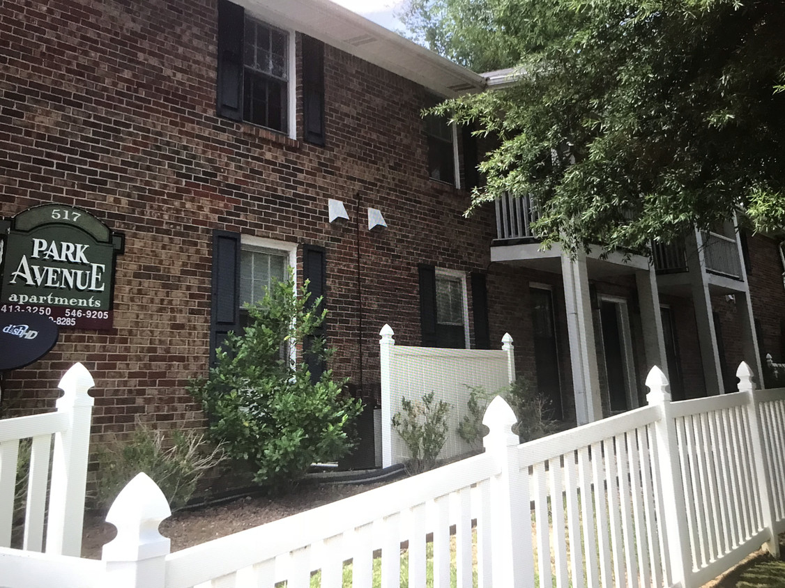 Primary Photo - 517 Newton St