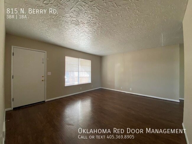 Foto del edificio - 815 N Berry Rd