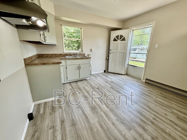 Foto del edificio - 124 Edgewood Cir
