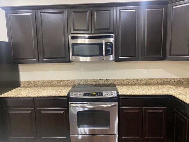 Foto del edificio - Stunning 4 bedroom 2 bath home in Baton Rouge