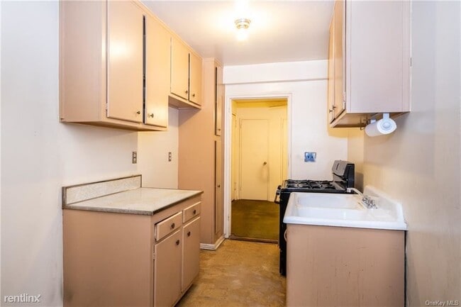 Building Photo - 1 br, 1 bath House - 1 Georgia Ave Apt 2G